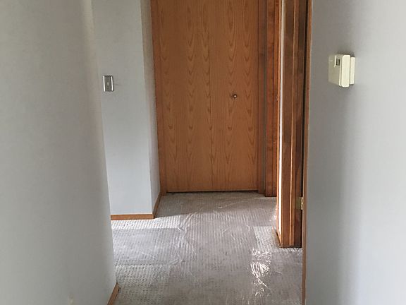 4th image of 30243 Essex Dr