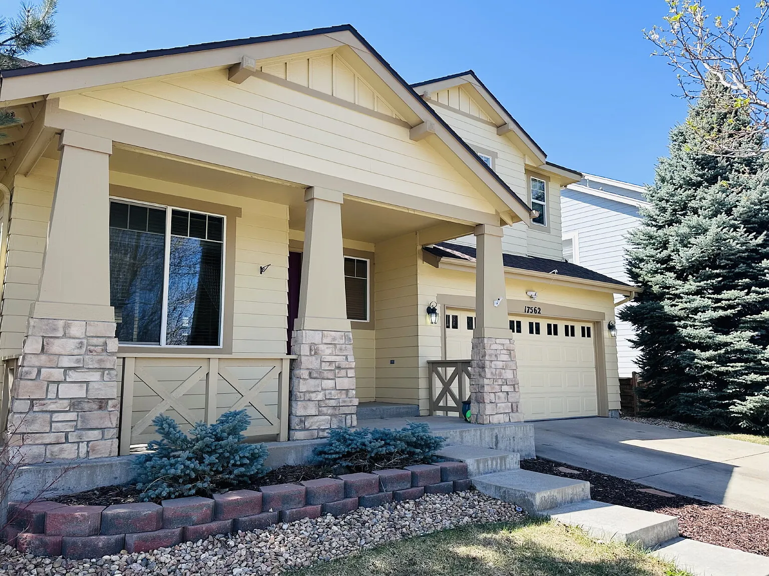 3 bed, 2.5 bath, 2144 sqft, $2,975 — Photo 2