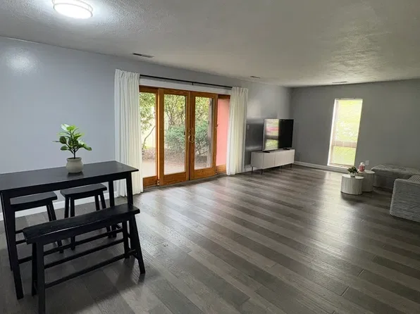 170 Highland St APT 115-A, Taunton, MA 02780