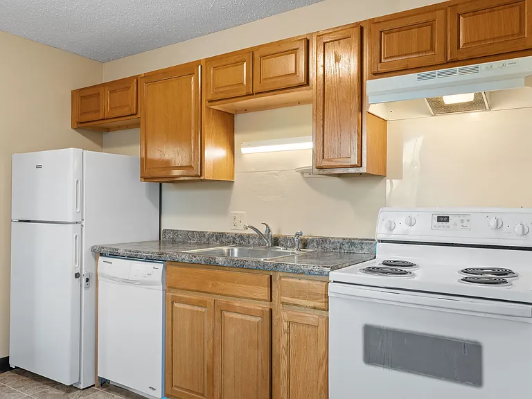 Summit Park Apartments — Photo 15
