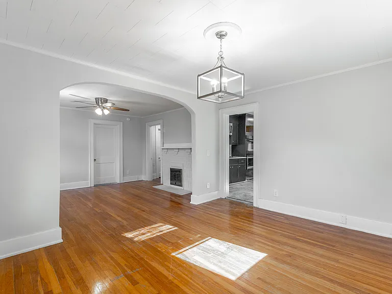 516 Moonhollow Ln — Photo 8