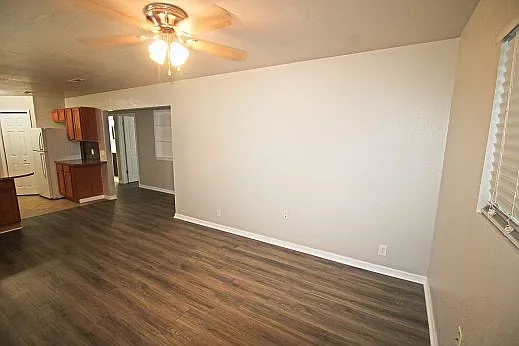 819 Zachry Dr — Photo 3