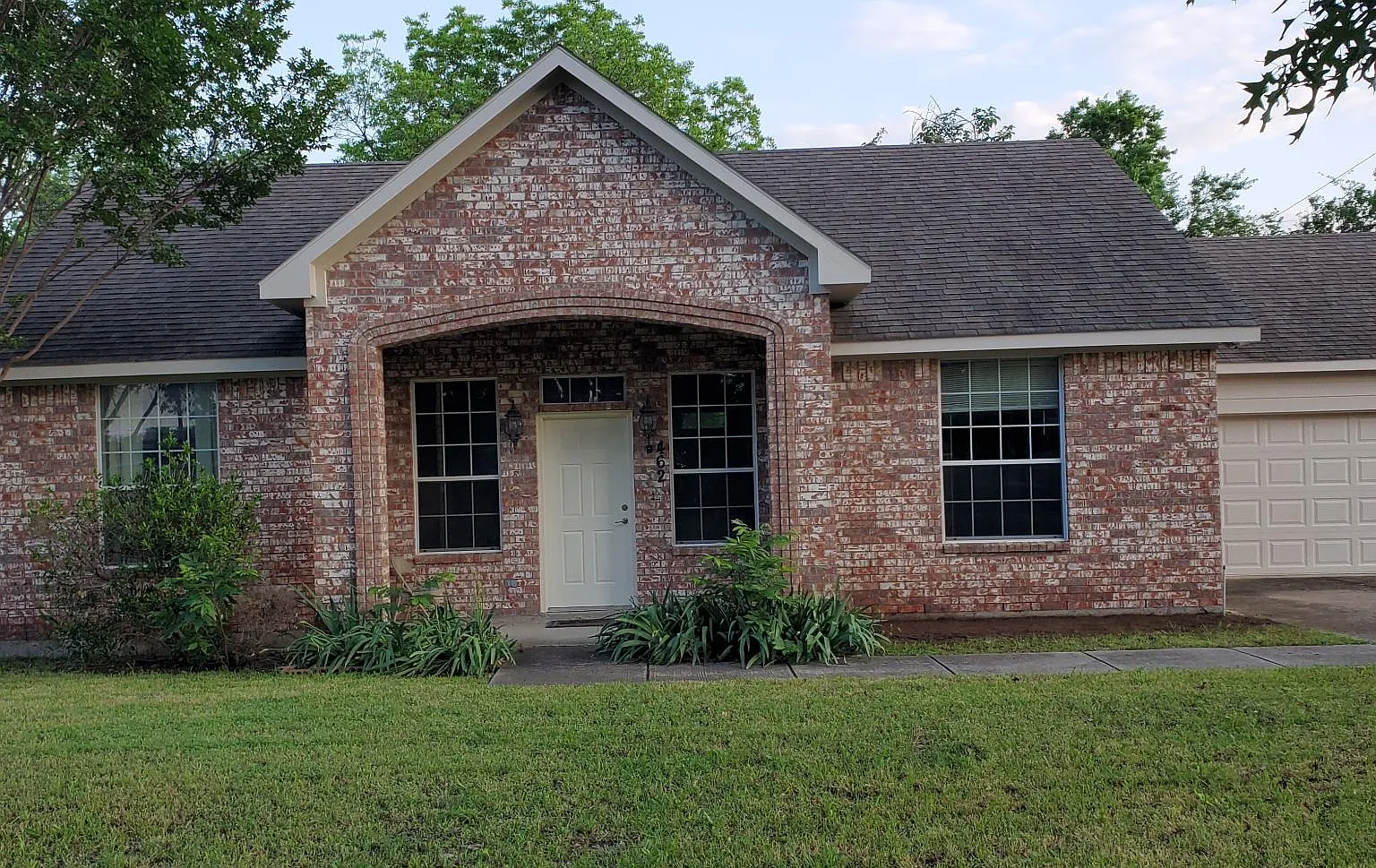 3 bed, 1352 sqft, $2,300 — Photo 1