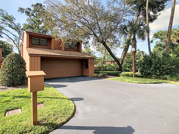 2nd image of 126 Oaks Ct
