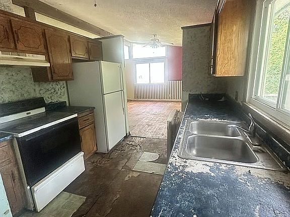 3rd image of 2614 Alabama St
