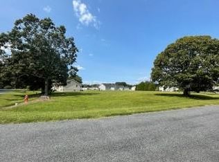 131 Neptune Ct, Greenbackville, VA 23356