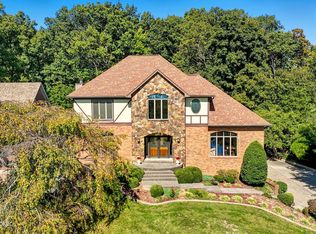 3015 Windsor Lakes Pkwy, Louisville, KY 40214