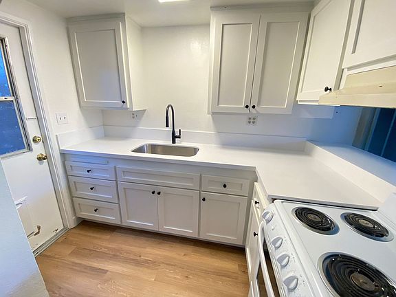 2nd image of 2041 W Palmyra Ave APT B