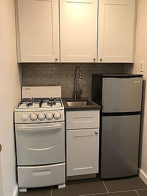 5th image of 57 E 82nd St APT 4F