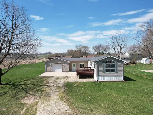 408 Almira St, Elgin, IA 52141