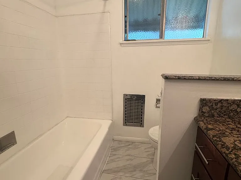 12157 Chandler Blvd — Photo 15