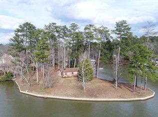 265 Robin Dr, Hamilton, GA 31811