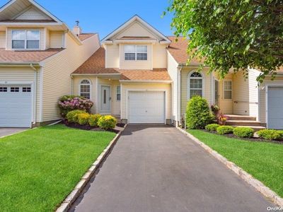 10 Blueberry Court #10, Melville, NY, 11747