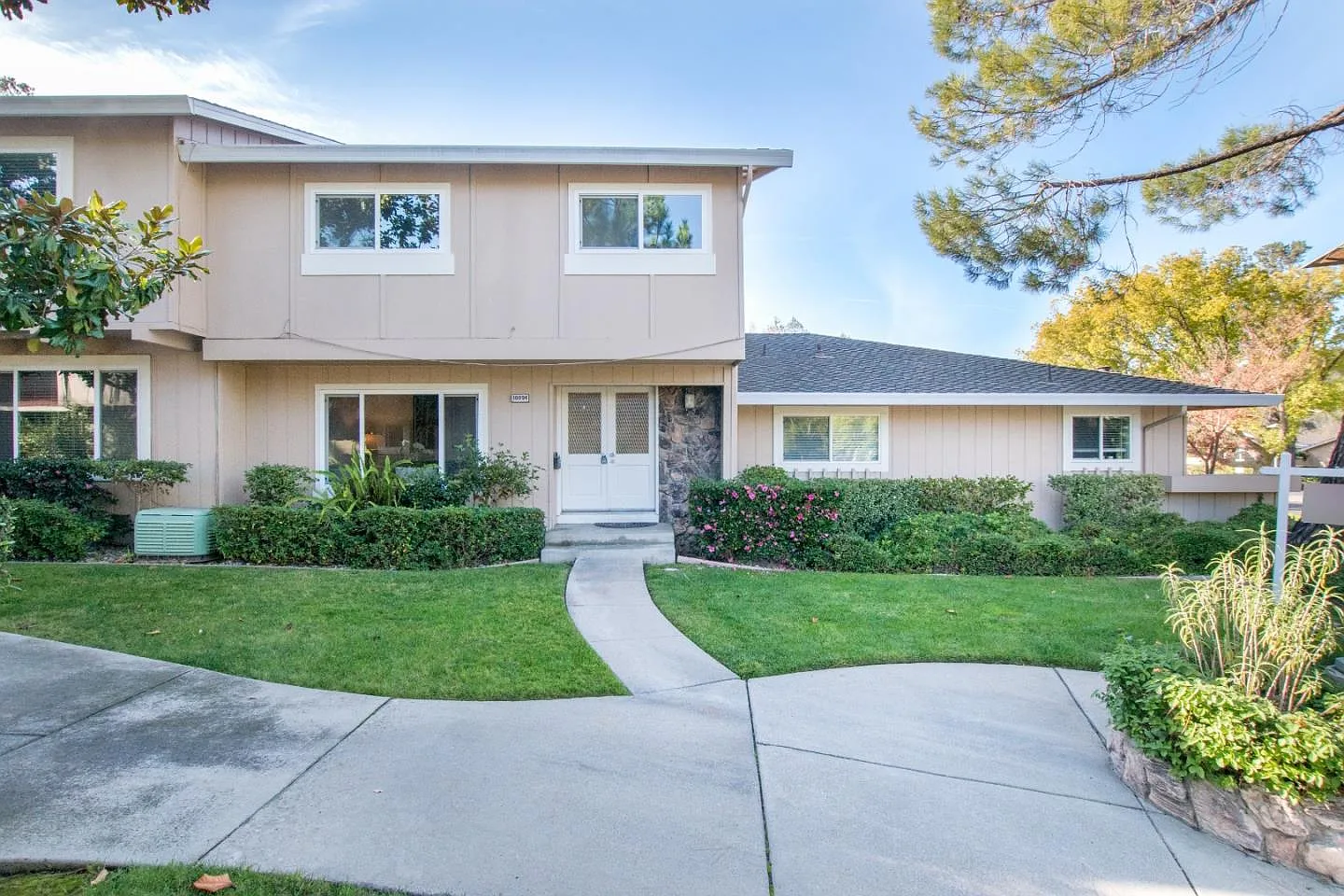 10094 Liberty Oak Ln photo 1