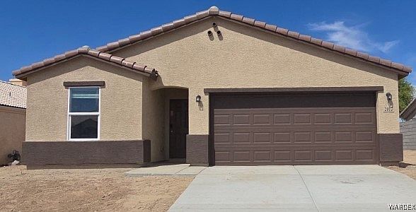 1st image of 2017 E Crystal Drive