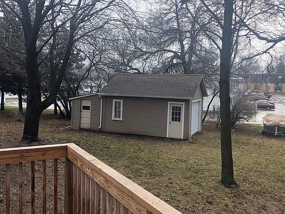 detached garage