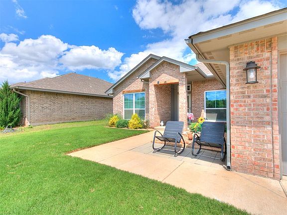 3rd image of 4617 Osprey Dr