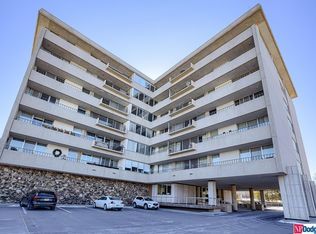 8405 Indian Hills Dr APT 2B3, Omaha, NE 68114