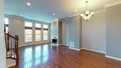 2nd image of 211 W Wood St
