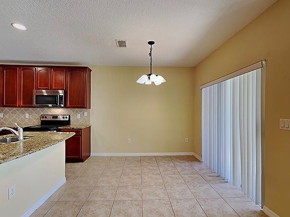 5th image of 3320 Windsor Lake Cir