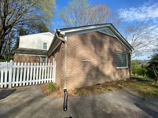 6 bed, 3.5 bath, 3324 sqft, $2,200 — Photo 4