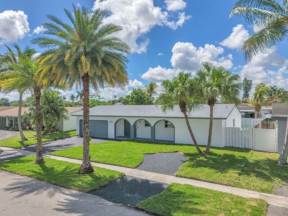 3rd image of 9490 NW 20th Place