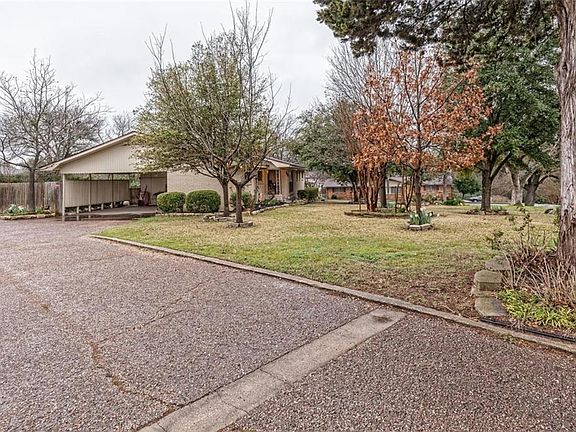 3rd image of 9128 Pin Oak Dr