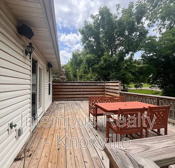 1333 Willmann Ln — Photo 31