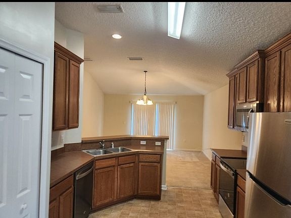 4th image of 2387 Creekfront Dr