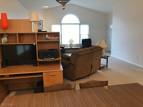 5th image of 132 Arrow Ct