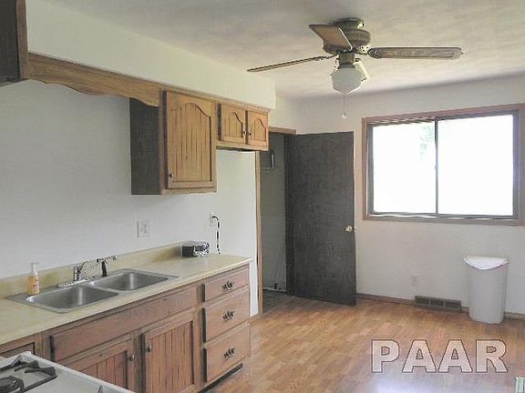4th image of 5617 W Dirksen Pkwy