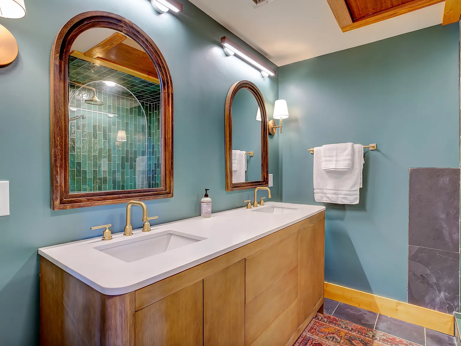 2 bed, $3,400 — Photo 3