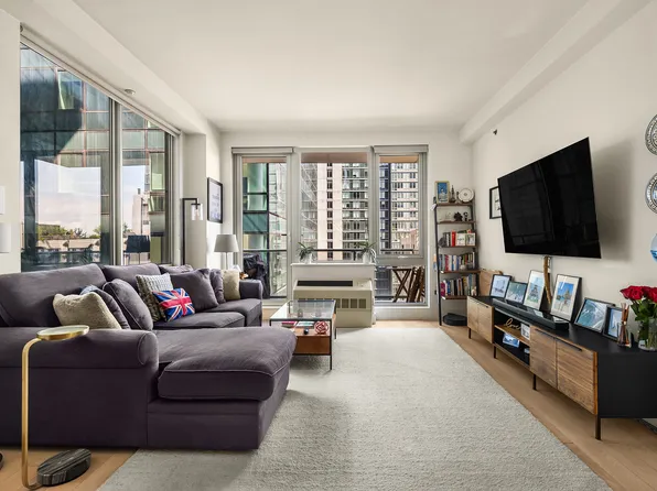 44-15 Purves Street image 2 of 6