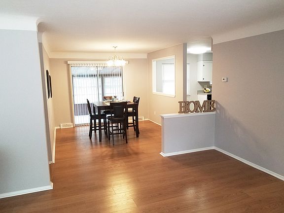 4th image of 376 Royal Oak Blvd