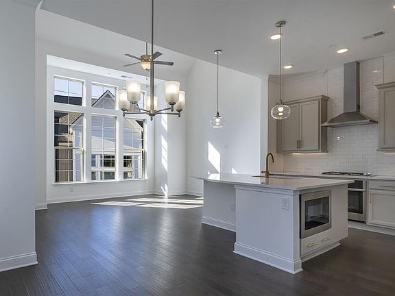 5th image of 1054 Kirkland Cir SE