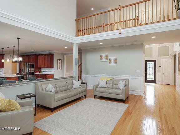 4th image of 24 Kipling Way