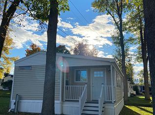 10 Whites Ln #A, Grand Isle, VT 05458