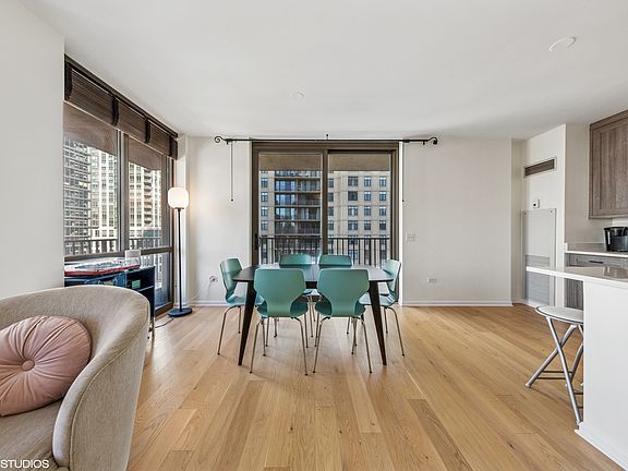 5th image of 635 N Dearborn St APT 1505