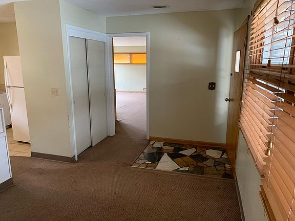 Front entry/ coat closet