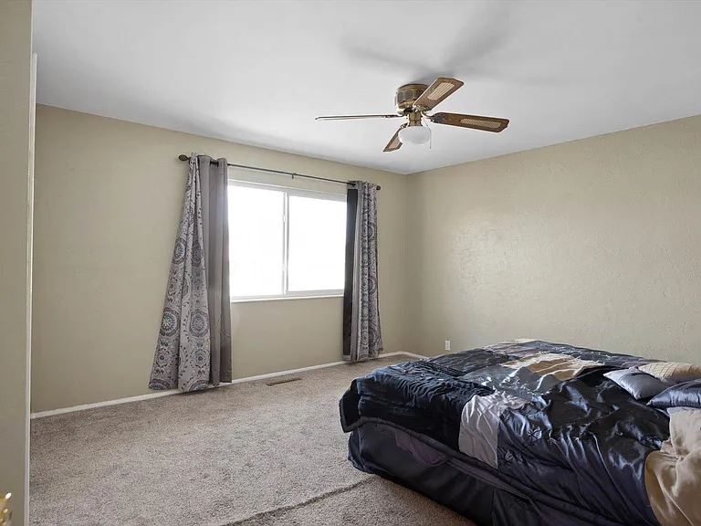 209 S 1100 E — Photo 21