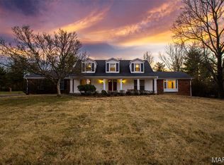 23 Williamsburg Rd, Saint Louis, MO 63141