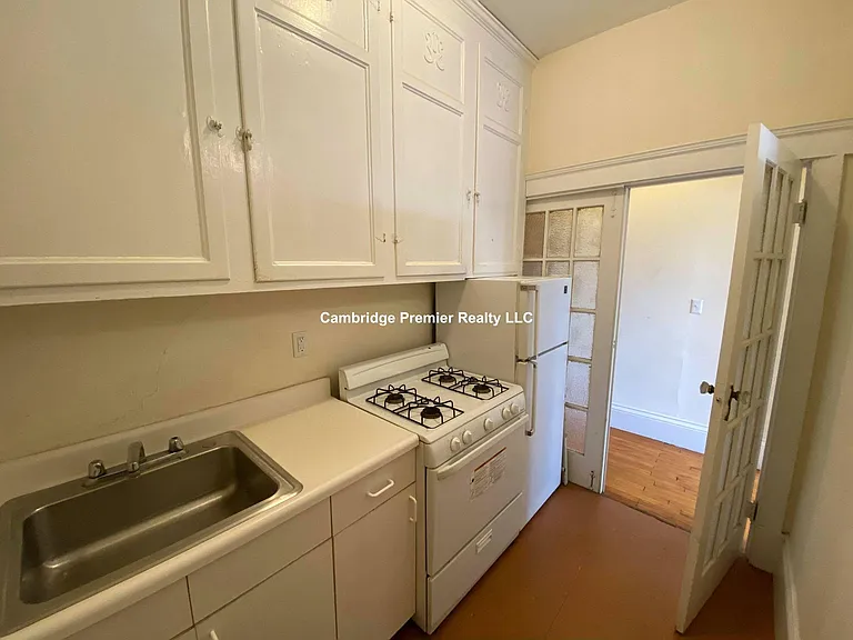 2 Ware St — Photo 5