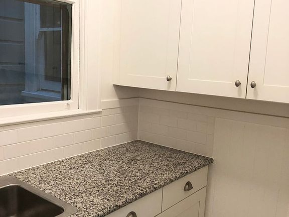 3rd image of 450 Duboce Ave #4