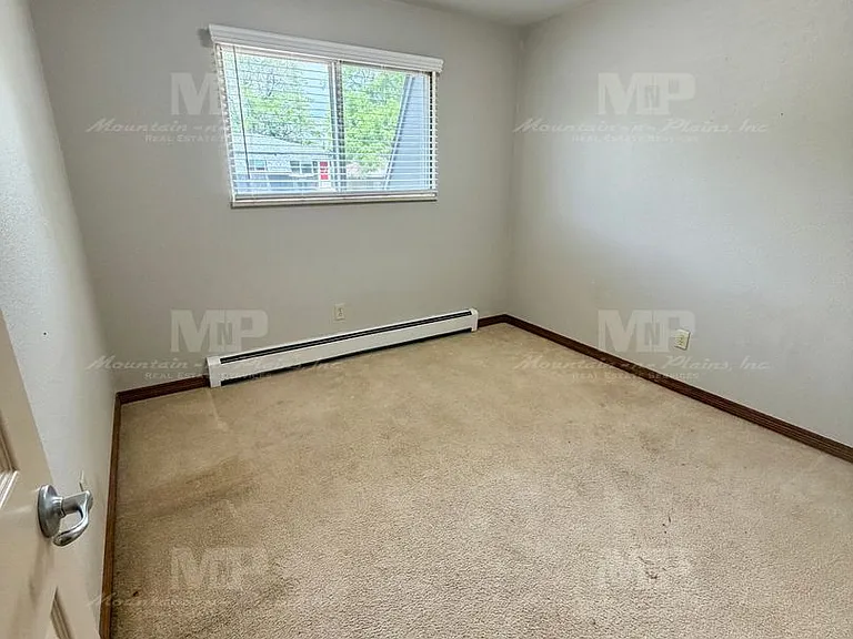 1628 Azalea Dr #2 — Photo 10