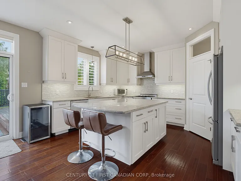 1018 Medway Park Dr — Photo 10