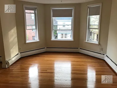 310 Tappan St Photo 1