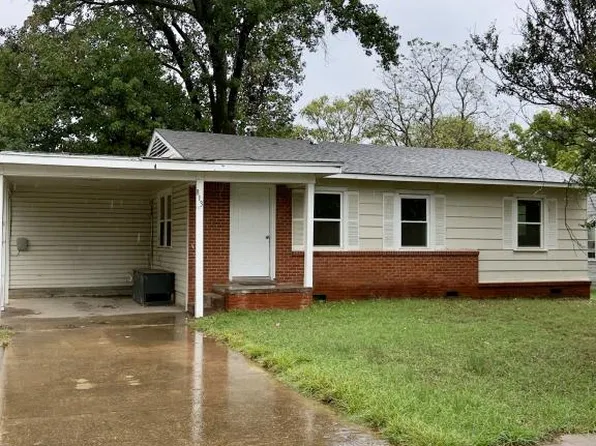 813 SW 3rd St, Checotah, OK 74426