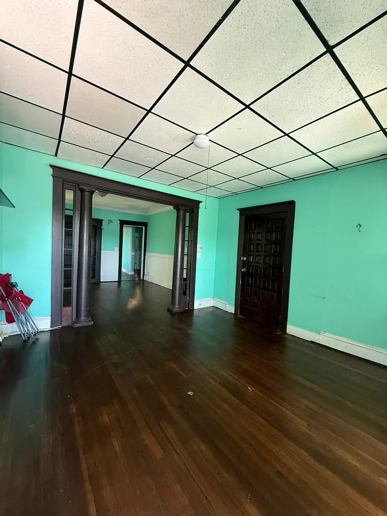 1698 North Ave — Photo 3