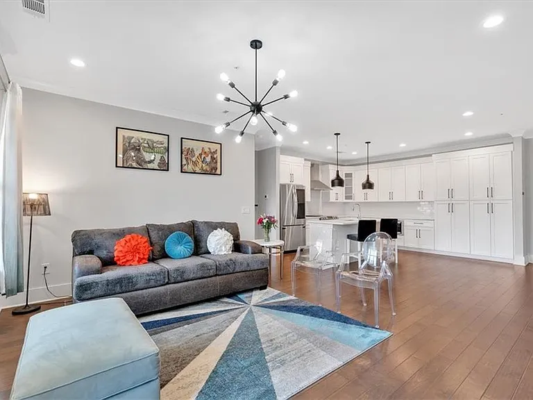 6890 Peachtree Dunwoody Rd #303 — Photo 12