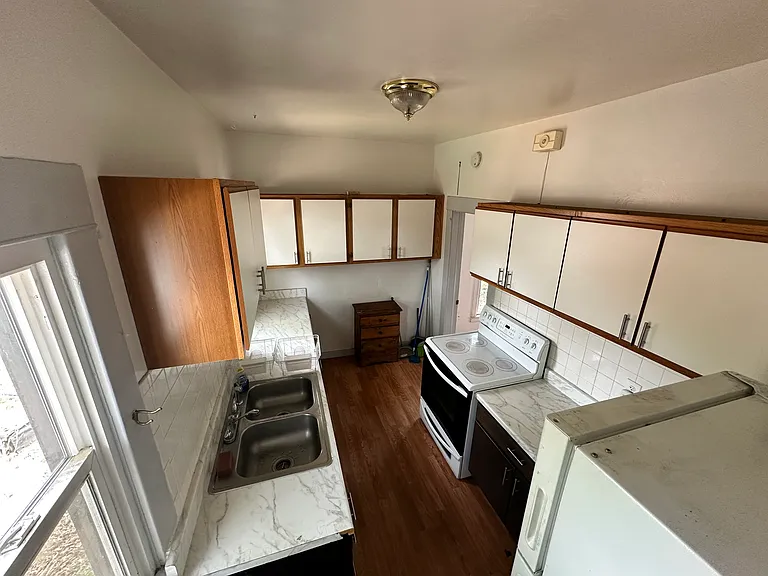 324 E Uintah St — Photo 11